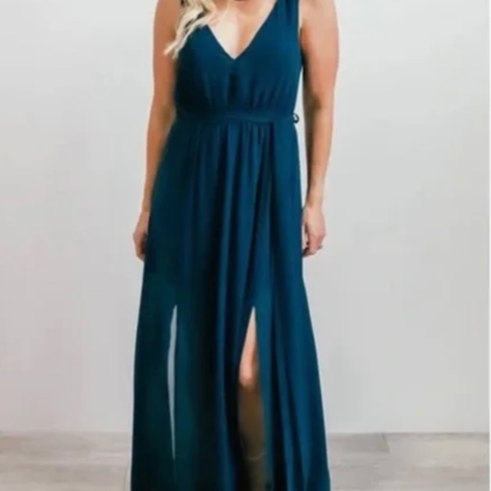 Baltic Born Hera Maxi Dress in Peacock V Neck Chiffon
Belted S